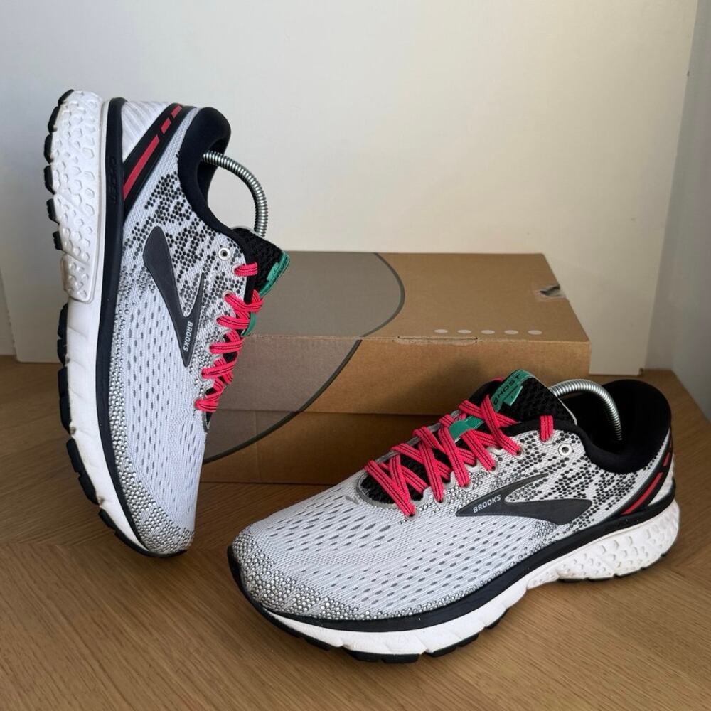 Brooks Ghost 11 Pink/Grey Women Running Sneakers - SZ 9
